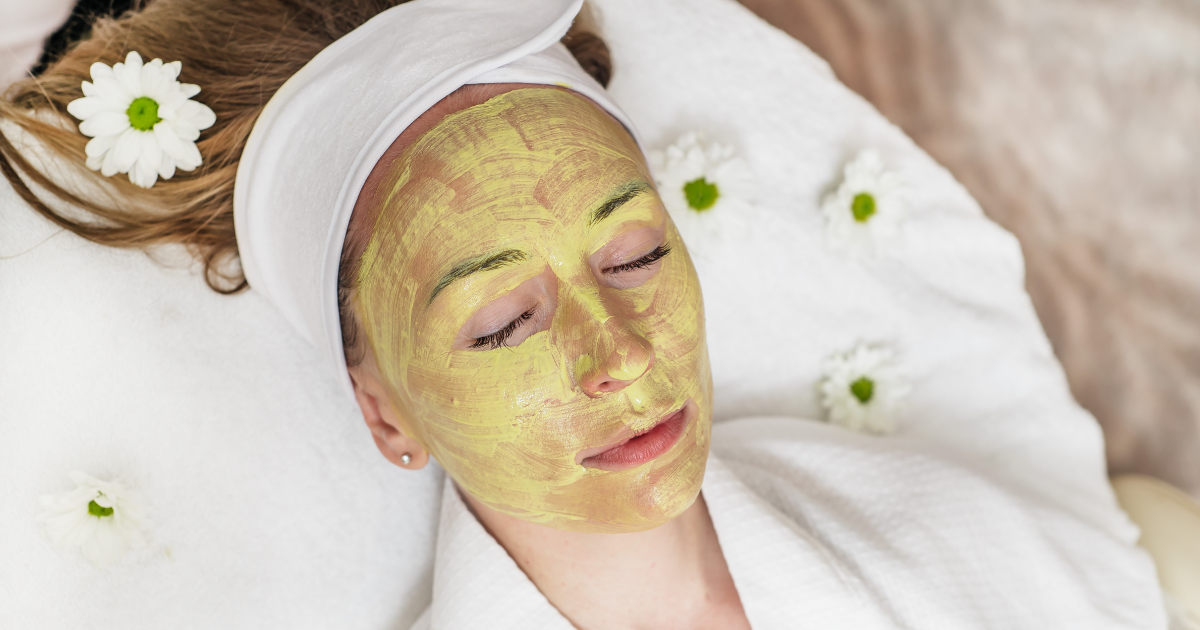 Weekend Skincare Ritual: 5 Natural Ways To Get That Healthy Winter Glow