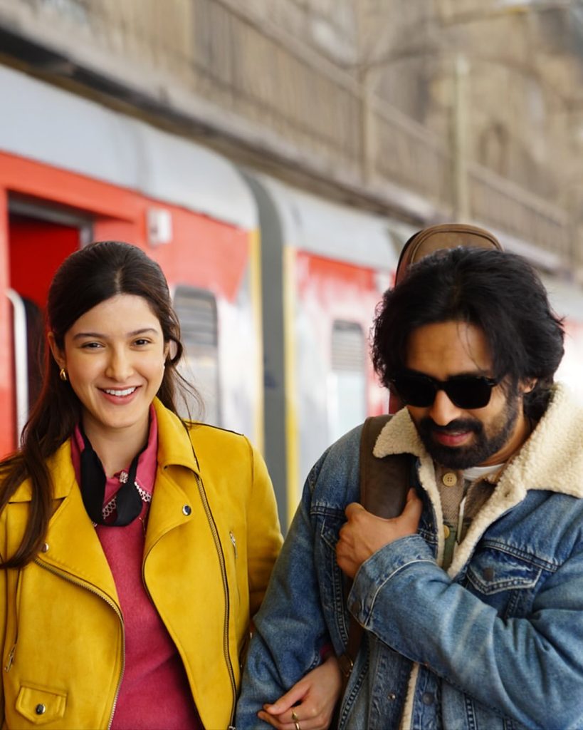 'Aankhon Ki Gustaakhiyan' REVIEW: Shanaya Kapoor and Vikrant Massey's Chemistry Shines in This Unique Love Story