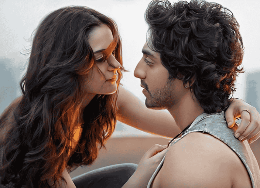Shraddha Kapoor Falls for Saiyaara: Calls It “Pure Cinema” and a Five-Time Watch