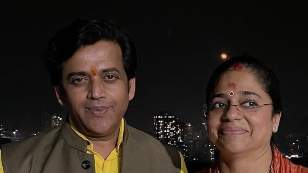 Ravi Kishan’s sweet gesture for his wife has made the Internet praise the actor!