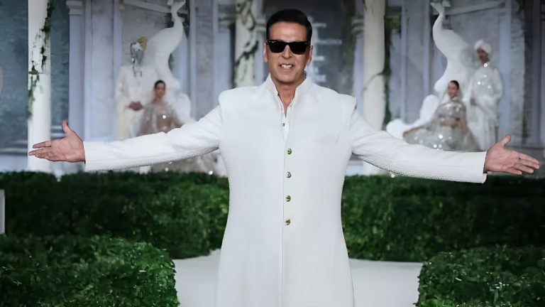 Akshay Kumar Back on Ramp after 12 Years at India Couture Week 2025