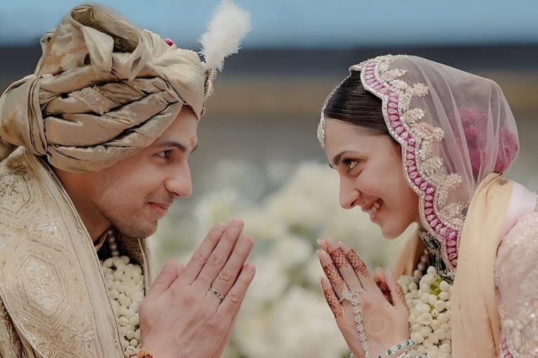 Sidharth Malhotra Offers Prayers at Siddhivinayak After Welcoming Baby Girl