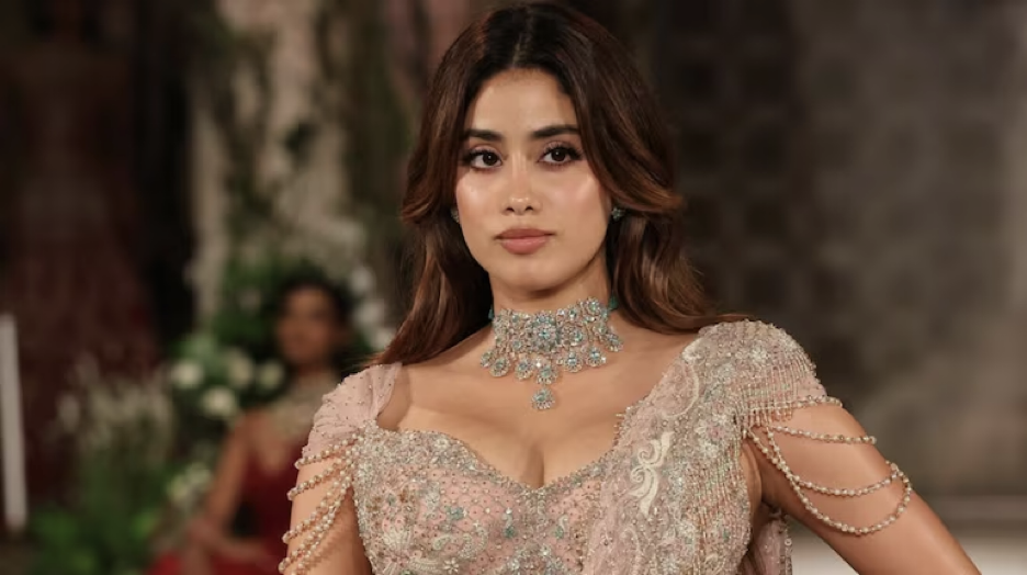 Janhvi Kapoor Stuns Again: The actress turned showstopper at India Couture Week 2025