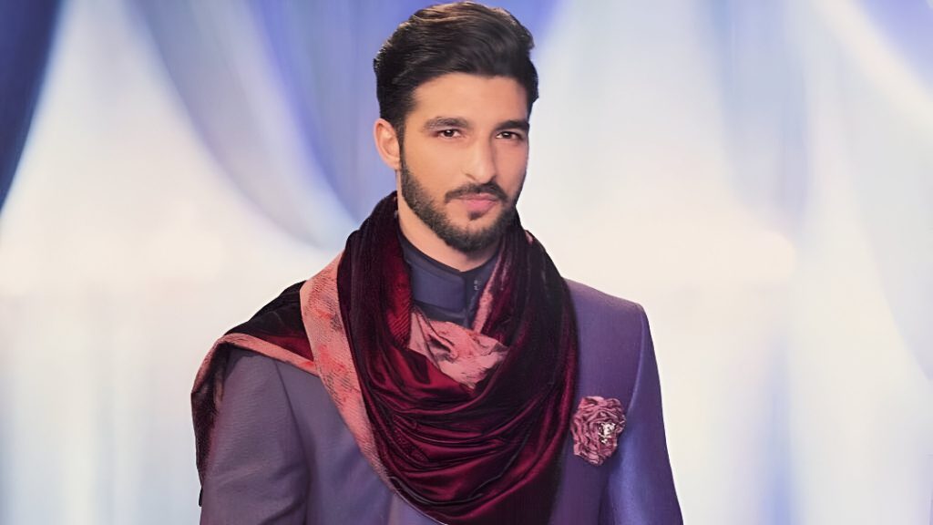 Sushmita Sen's 'friend,' Rohman Shawl, politely replied to a troller who tried to mess with him.