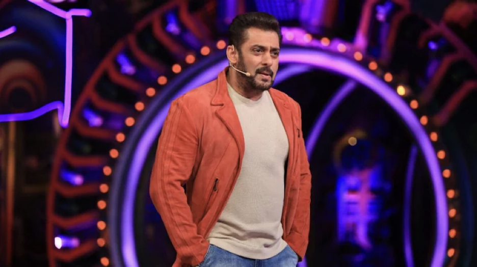 Salman Khan in a Politician look! Fans are curious to know what's next