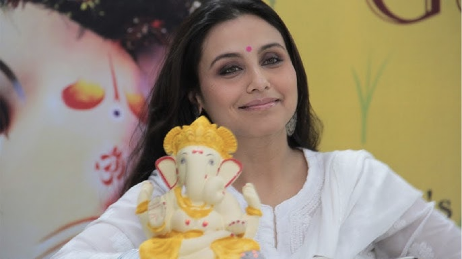 Rani Mukerji Seeks Blessings at Siddhivinayak After Winning National Award