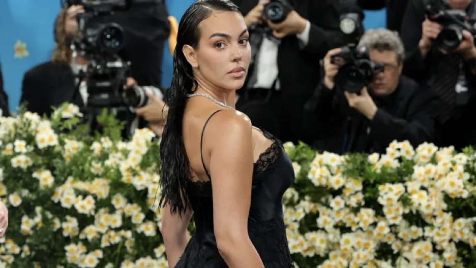 The majestic football player Cristiano Ronaldo has finally proposed to his nine-year-long girlfriend, Georgina Rodríguez.