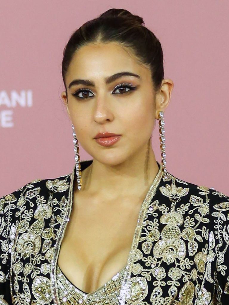 Kareena Kapoor Khan, Soha Ali Khan & Saba Pataudi Shower Love on Sara Ali Khan’s 30th Birthday