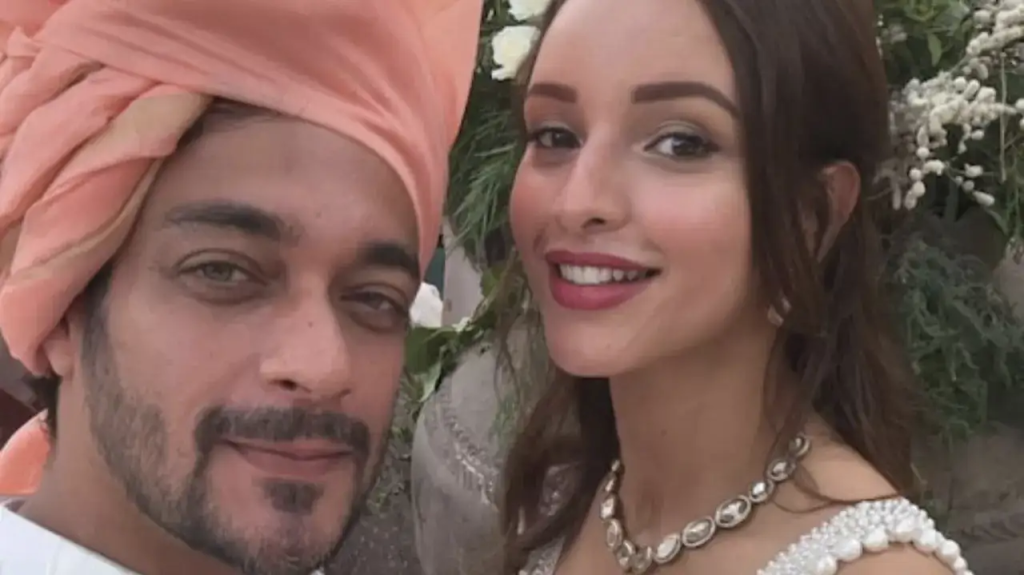 Blue Porsche, Sweet Goodbyes - Tripti Dimri & Sam Merchant’s Airport Moment Goes Viral