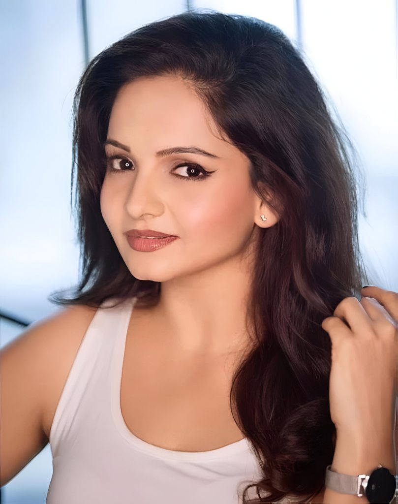 Giaa Manek Marries Varunn Jain in Bhuta Shuddhi Wedding at Isha