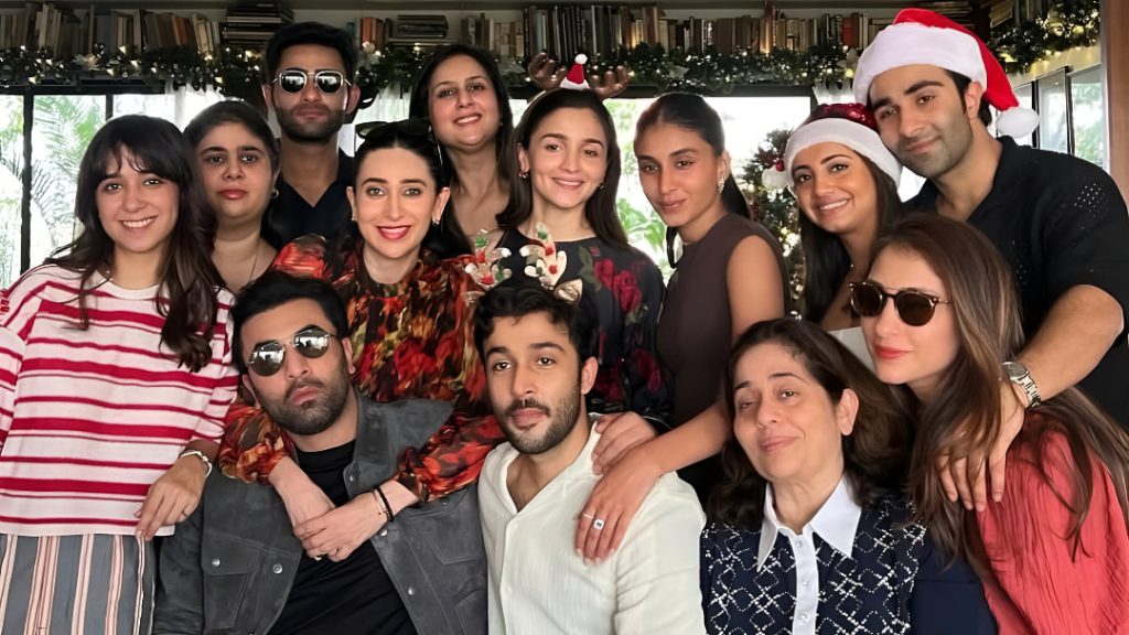 Alia Bhatt & Neetu Kapoor’s Ganesh Chaturthi Wins Hearts
