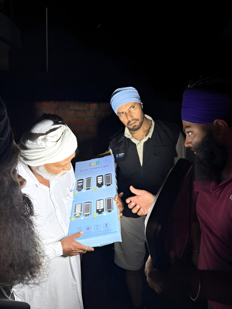 Randeep Hooda Supports Punjab Flood Victims with Global Sikhs