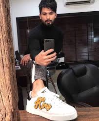 10 Best Bollywood Airport Looks That Outshine Runways