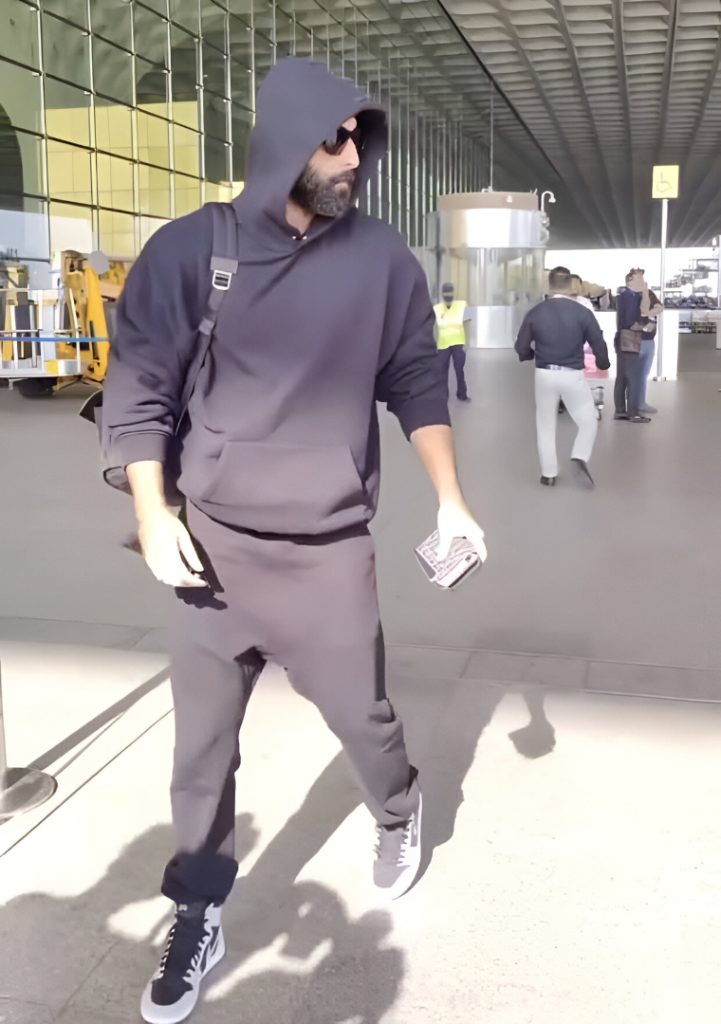 10 Best Bollywood Airport Looks That Outshine Runways