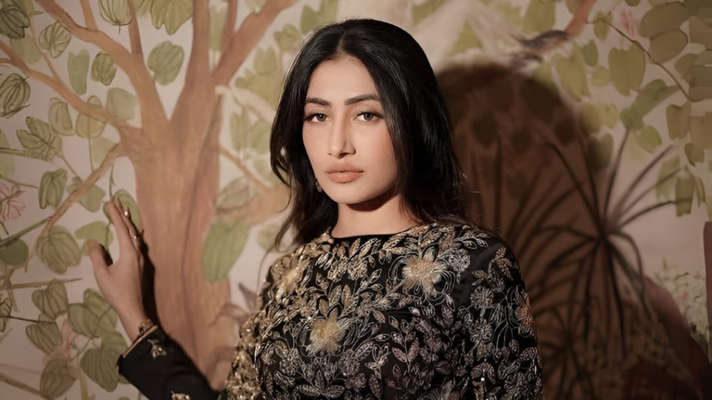 Dhanashree Verma Turns “Gold Digger” Trolls Into Punchlines