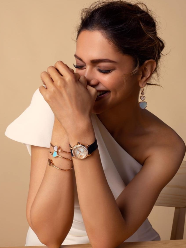 7 Iconic Bollywood Accessory Moments